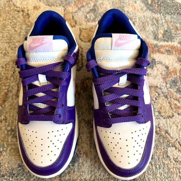 Women’s Teens Nike Dunk Low Sneakers - Picture 1 of 9